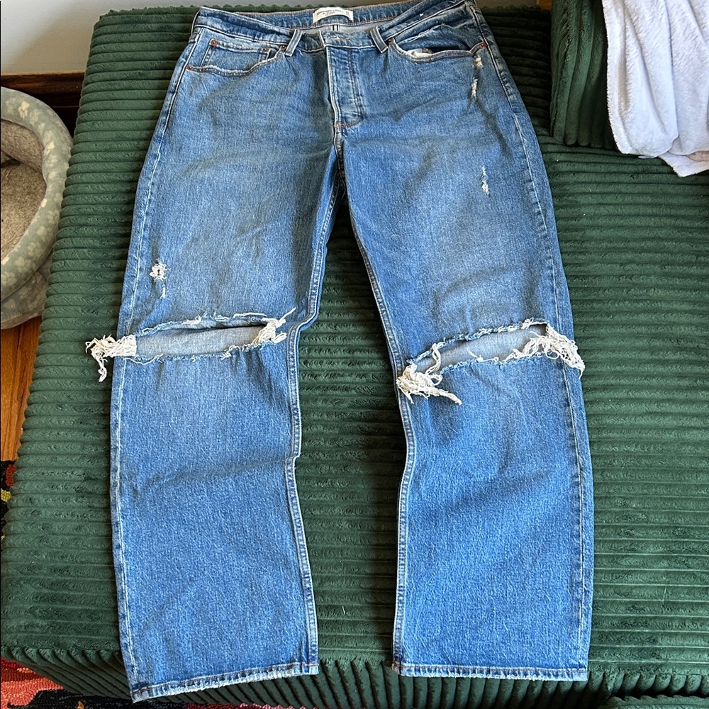 Abercrombie Classic Blue Distressed Women’s Jeans